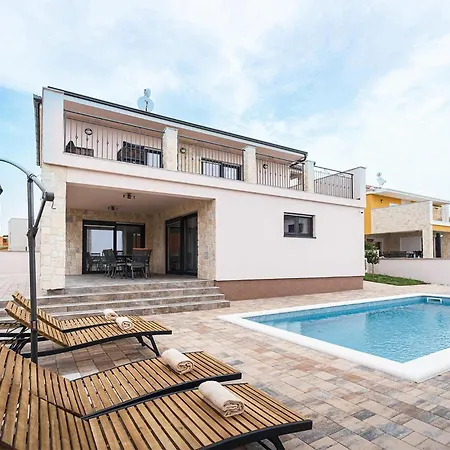Holiday home Gorgeous In With Wi-fi *